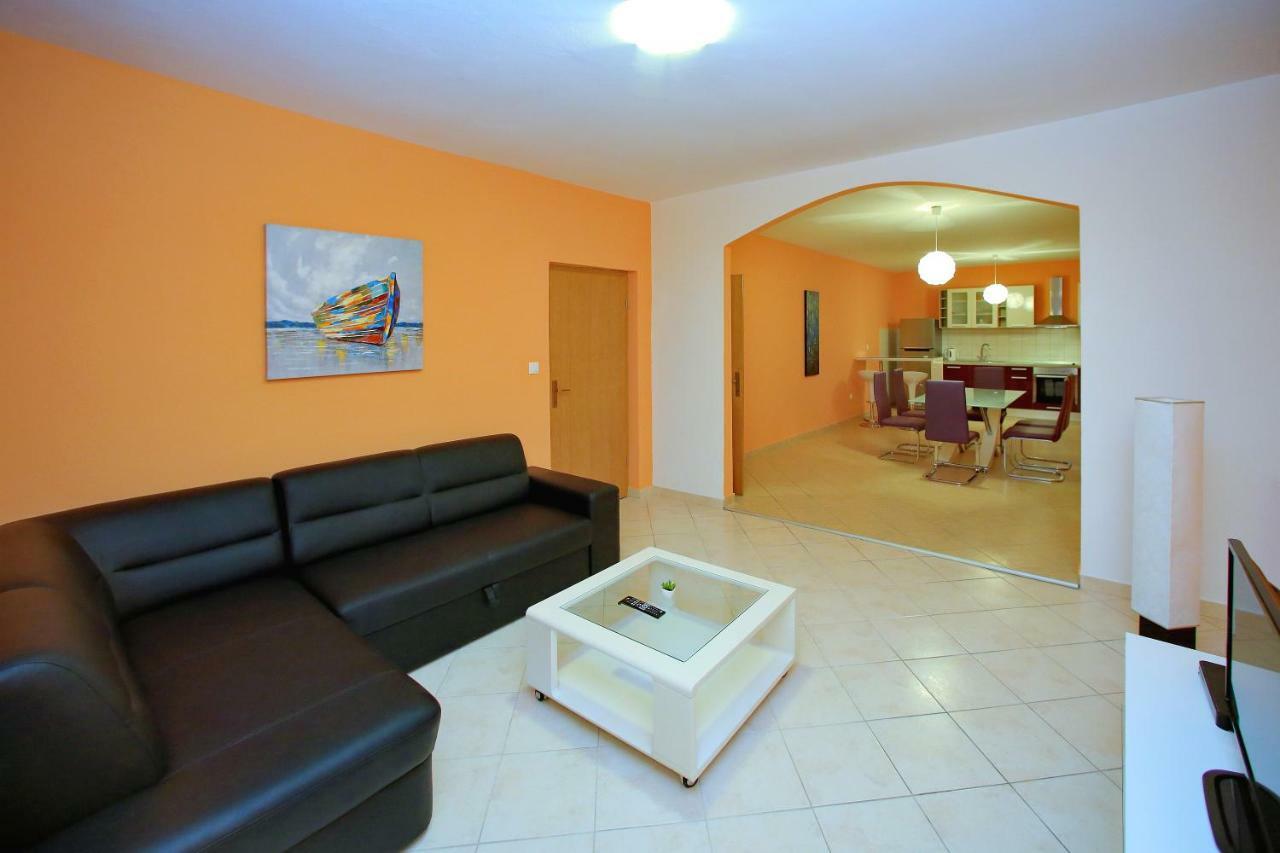 Apartment And Pool Nika Bibinje Kültér fotó